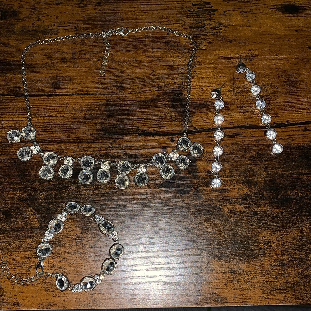 Elegant Silver Jewelry Set